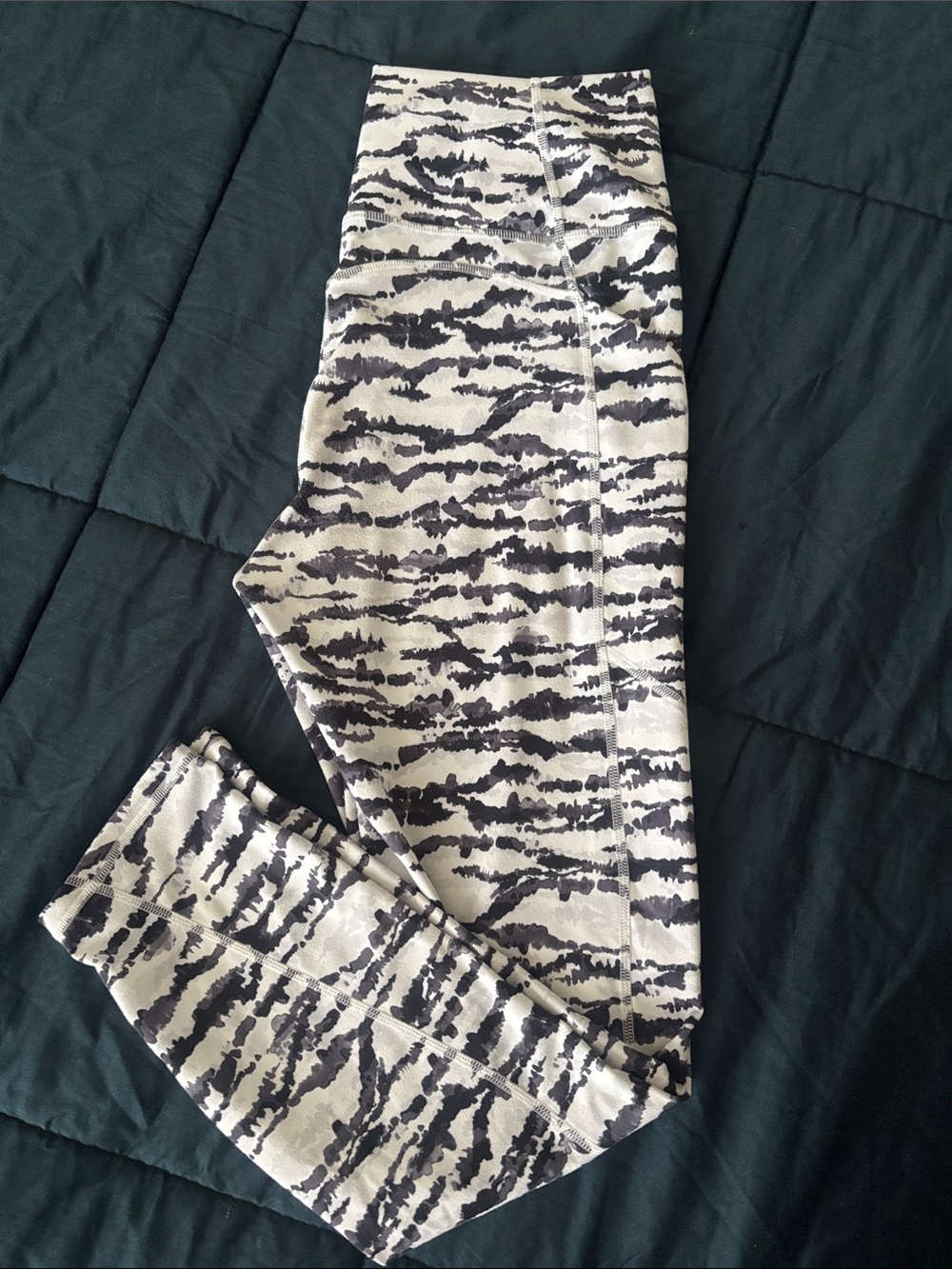 Fabletics High-Waist Black & White Printed Leggings